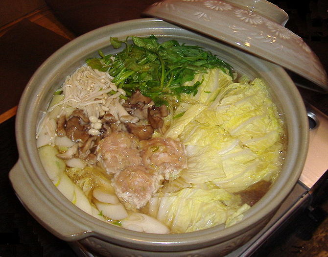 765px-Nabe_Kansai_style - Mancare japoneza