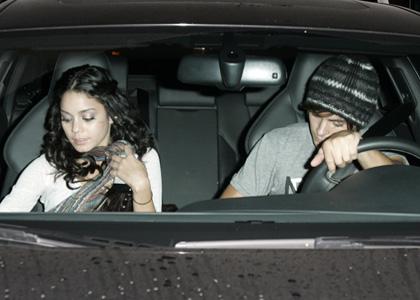 zac-efron-vanessa-dvds-la