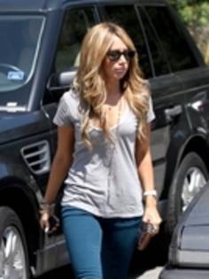 LBKGOBWHZNGFYHRCPTL - ASHLEY TISDALE CANDIDS