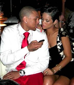 chris-brown_rihanna-kiss2