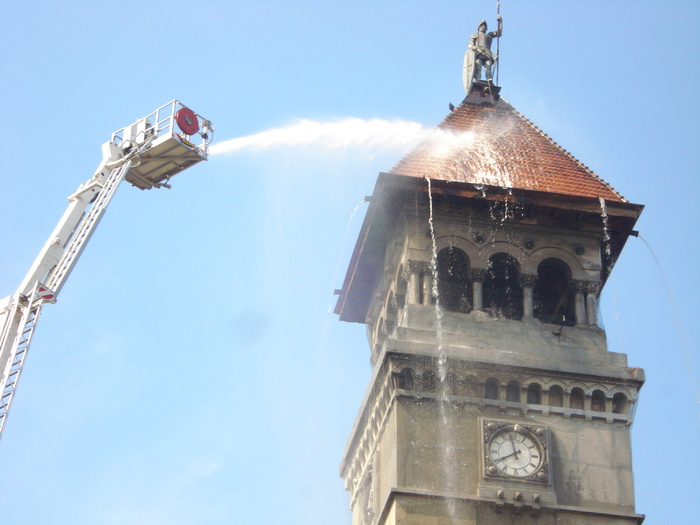 incendiu la primarie. 067 - ARDE PRIMARIA SECT 1