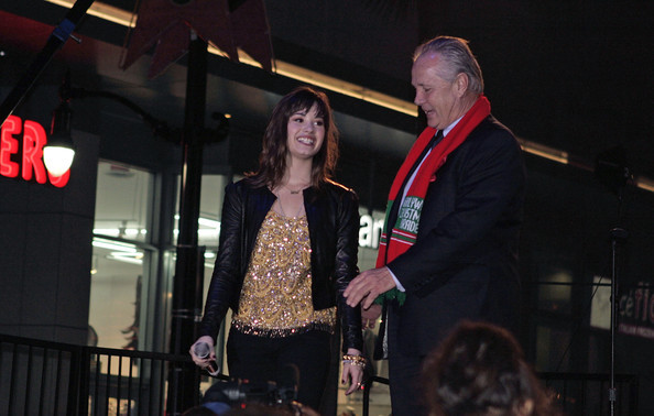 Demi+Lovato+Rocks+Hollywood+F1GniGclAczl - 0-Demi Lovato-0