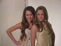 NUCNLYQFYGEODWKMHSZ - Miley and Emily