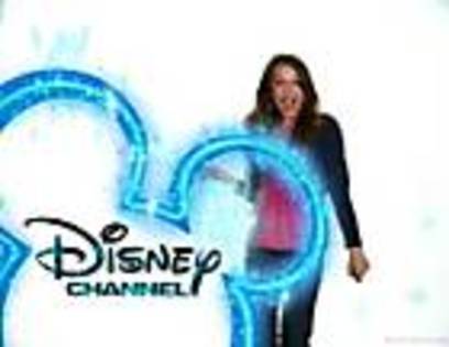 miley-cyrus_dot_com-disneychannelintro2006-047 - disney channel intro