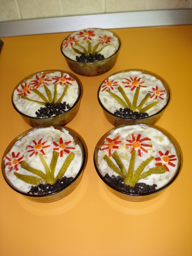 SALATA DE PESTE AFUMAT CU CEAPA ROSIE