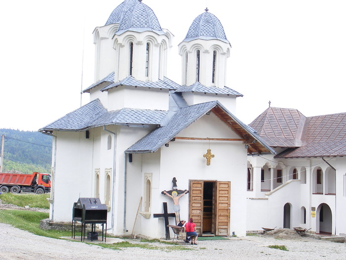 iunie 2009, manastirea de la Cota 1000