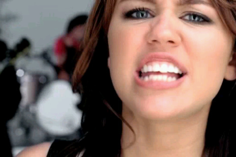 3192951478_6b92ca8629[1] - Miley Cyrus 7 things