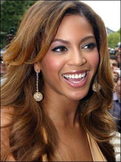 beyonce-knowles-stars-300a101006[1] - beyonce