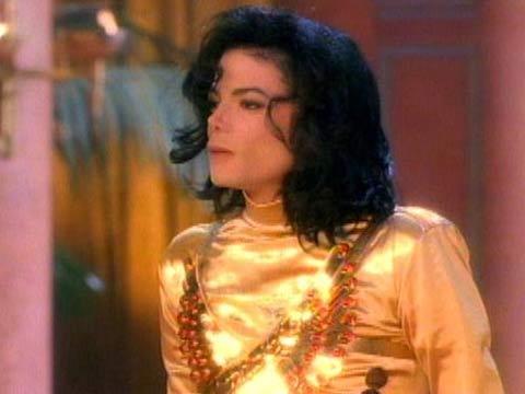 michael-jackson-who-is-it[1]