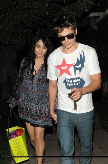 axctu - Zac Efron Vanessa Hudgens Its Ammore