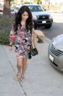 DKBREKZOJOSSICDFSIU - vanessa si ashley