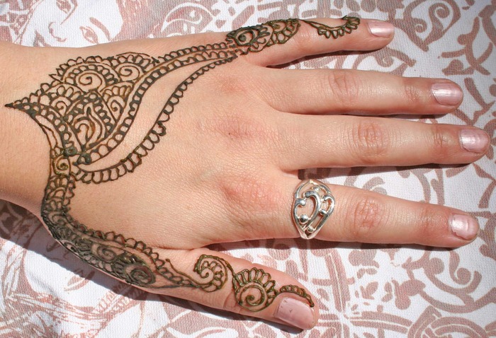 henna2 - Henna pe care o au indiencele pe maini si pe picioare cand se marita
