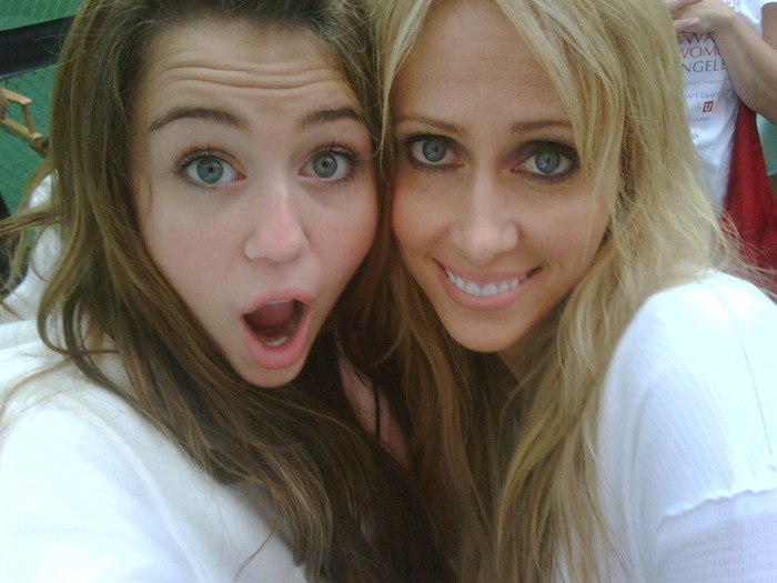 8145014-c9047be595965e2b57570916f4f232b1.4a151507-full - MIley cele mia rare poze care exista