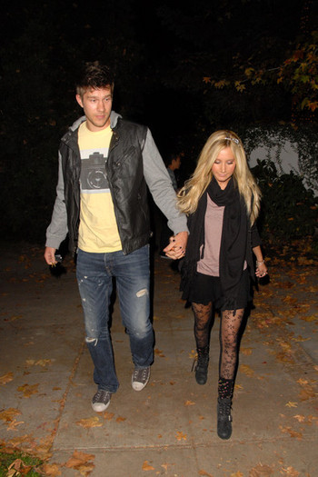 Ashley+Tisdale+boyfriend+Scott+Speer+start+Gq8rlip9FIBl