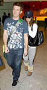 HYUJPXKIRVEZIGSNNWJ - vanessa si ashley