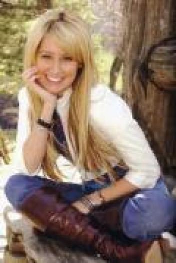 YXPLISACKPCVKHZRFDC - ashley tisdale