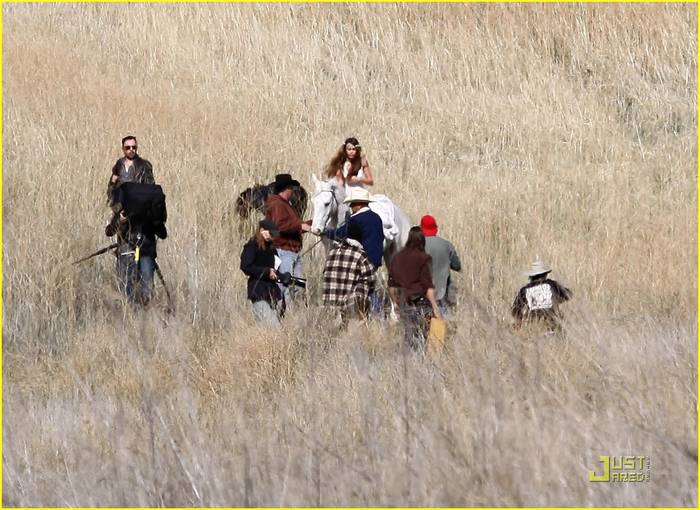 miley-cyrus-white-horse-photo-shoot-28