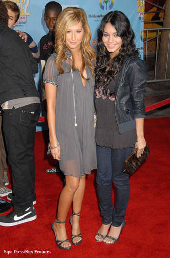 6 - vanessa hudgens and ashley tisdale