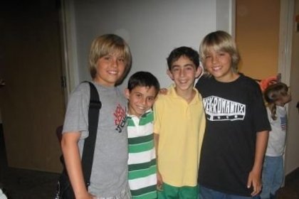 Dylan---Cole-the-sprouse-brothers-322213_400_267 - Dylan Cole Sprouse