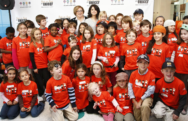 selenafan09 - The launch of Unices TrickTreat campaign