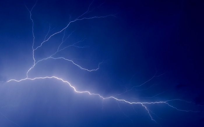 1830_lightning_2560x1600