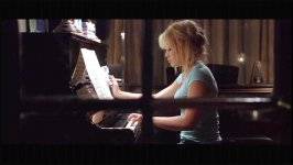 004RYV_Hillary_Duff_123[1]