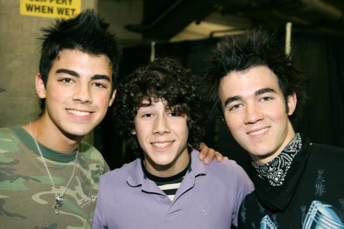 11-jonas-brothers-080807 - jonas brothers