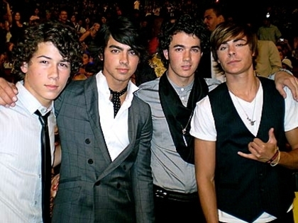 GUXIFIVDIGHMUXHJYDF - Jonas Brothers Photoshotts