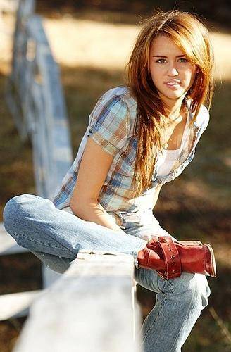 Hannah_Montana_The_Movie_1237728933_1_2009 - Miley Cyrus