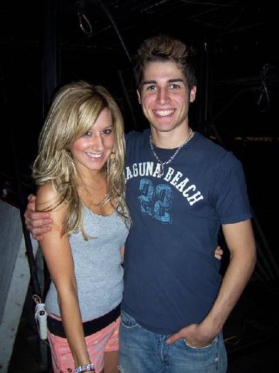 esn6Uq926890-02 - high school musical toate pozele