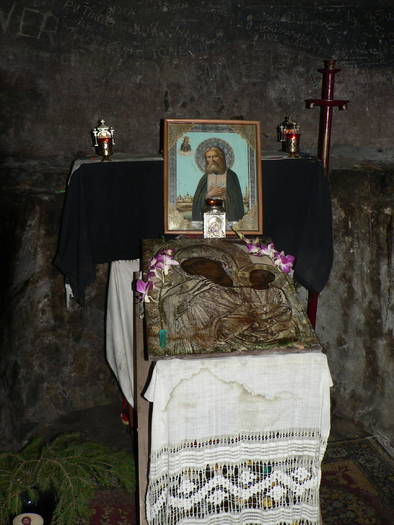 P1040396 - 2009 aprilie manastirile  cetatuia-namaesti-corbi