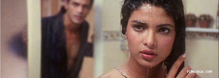 Nichkil-cel adevarat intra peste ea in baie