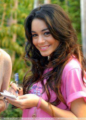 i234861760_73726_2 - vanessa anne hudgens