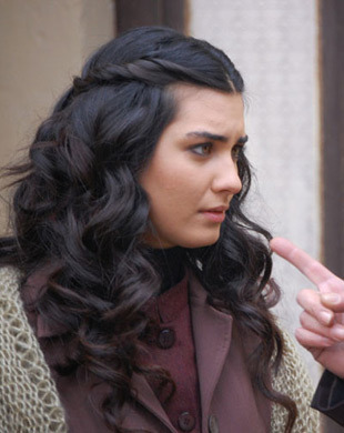 7 - Tuba Buyukustun