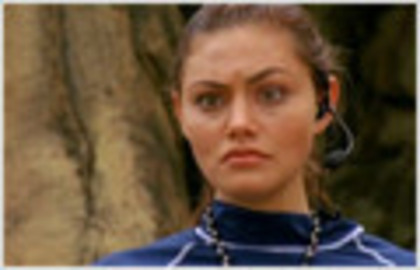 cleo-worried-h2o-just-add-water-8896992-120-77 - h2o poze sezonul 3 dinsney channel si sezonul 1 2