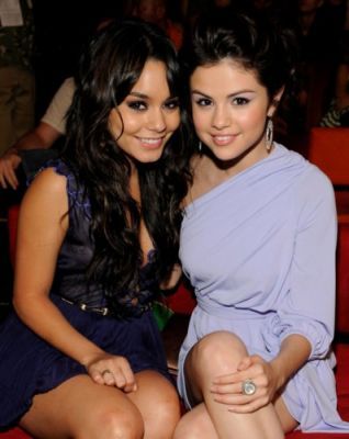 rere - 0-Selena Gomez-0