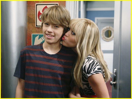 the-suite-life-on-deck-s-crossover-episode-update-dylan-sprouse-cole-sprouse-olsen-twins-news-ec4f55 - 0-the suite life on deck