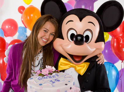 425_Miley_Mickey_082108