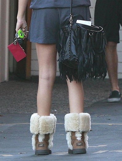 Zac+Efron+Ashley+Tisdale+Out+Lunch+Patty+_UqeMGuVi4Zl