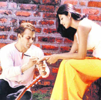 large_image_737 - Aripi frante phir milenge film indian