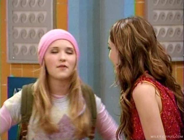 miley-cyrus_com-hannahmontana-season2promo2-094