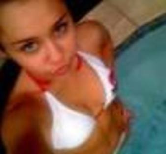 EEEEEEEEEEEEEEEEEEEEEEEEE - poze cu mailey-hannah