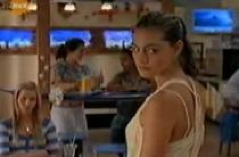 la juicenet - Cleo Sertori-Phoebe Tonkin