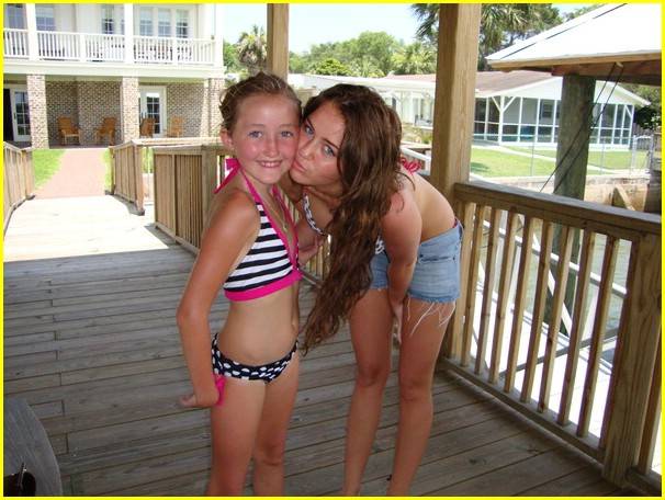 miley-cyrus-noah-cyrus-jet-ski-09 - Miley and Noah Cyrus- Jet Ski Sisters