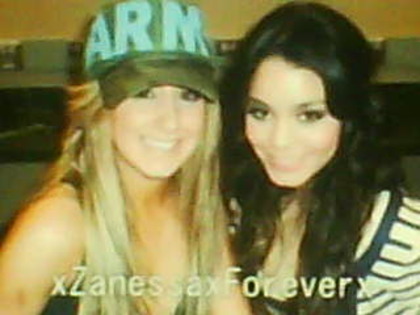 DSC00943 - ASHLEY TISDALE POZE RARE