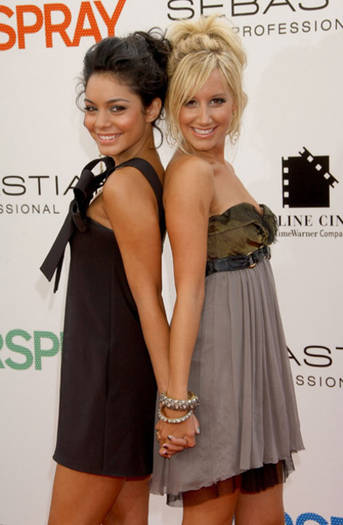 11 - poze vanessa and ashley