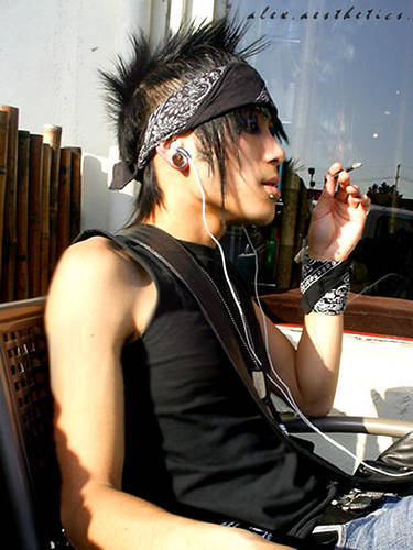 IEVWVGPERLPUNCLEQPM - album pentru emocoolgerl