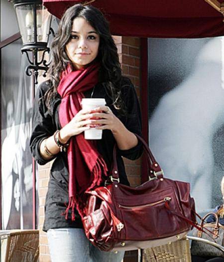 NXJWHWVWQOUJASFFKOM[2] - vanessa hudgens