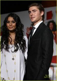 vanessa-hudgens-philippines-24