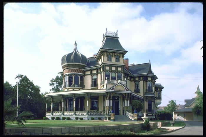 320038 - Victorian houses